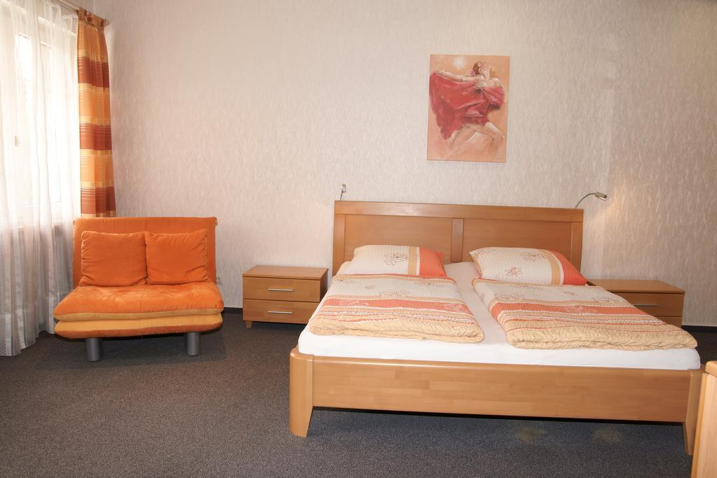 Alte Winzerschenke Bruttig-Fankel Exterior foto